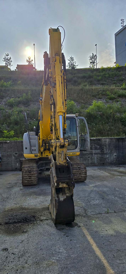 New Holland Kobelco E150BSR-2 Blade Runner - Pelle sur chenille: photos 4 New Holland Kobelco E150BSR-2 Blade Runner - Pelle sur chenille: photos 4