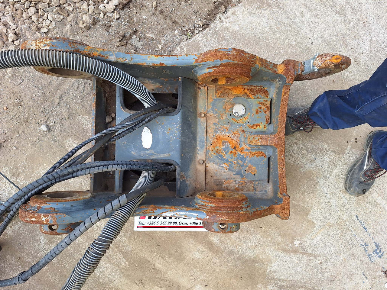 Attache rapide pour Engins de chantier OilQuick hydraulic OQ70/55: photos 6