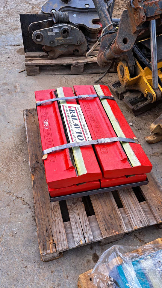 Blow bar Rubble Master RM80 for crusher - Pièces de rechange pour Concasseur: photos 4 Blow bar Rubble Master RM80 for crusher - Pièces de rechange pour Concasseur: photos 4