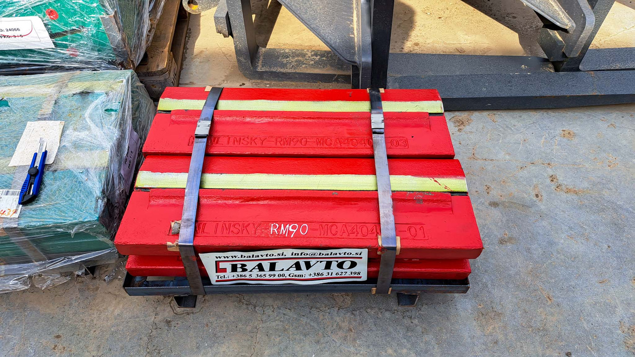 Blow bar Rubble Master RM90 for crusher - Pièces de rechange pour Concasseur: photos 2 Blow bar Rubble Master RM90 for crusher - Pièces de rechange pour Concasseur: photos 2