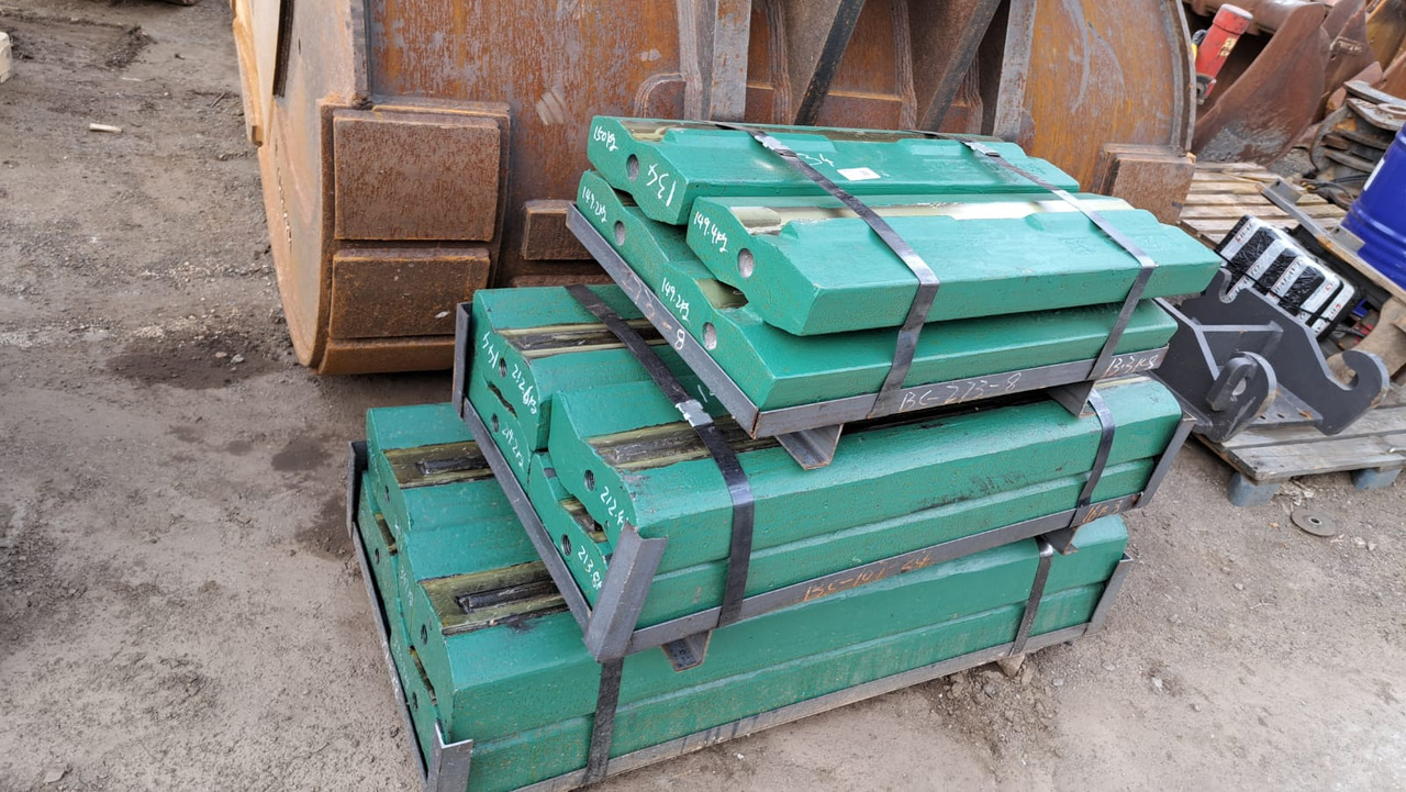 Blow bars for McCloskey I34, I44, I54 crusher - Pièces de rechange pour Concasseur: photos 2 Blow bars for McCloskey I34, I44, I54 crusher - Pièces de rechange pour Concasseur: photos 2