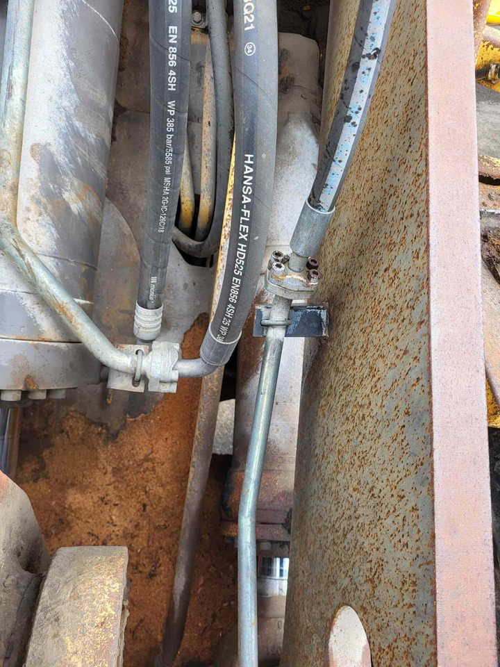 Volvo lifting cylinder - Pièces de rechange pour Chargeuse: photos 1 Volvo lifting cylinder - Pièces de rechange pour Chargeuse: photos 1