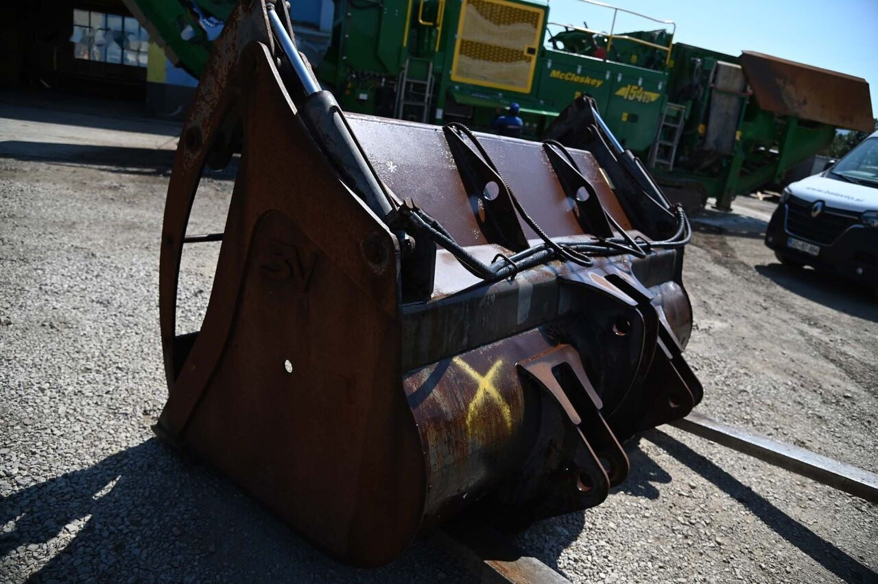 Trevi Benne loader bucket 2500 mm - Godet pour chargeur: photos 4 Trevi Benne loader bucket 2500 mm - Godet pour chargeur: photos 4