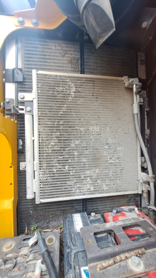 VOLVO EWR150E - Pelle sur pneus: photos 3 VOLVO EWR150E - Pelle sur pneus: photos 3