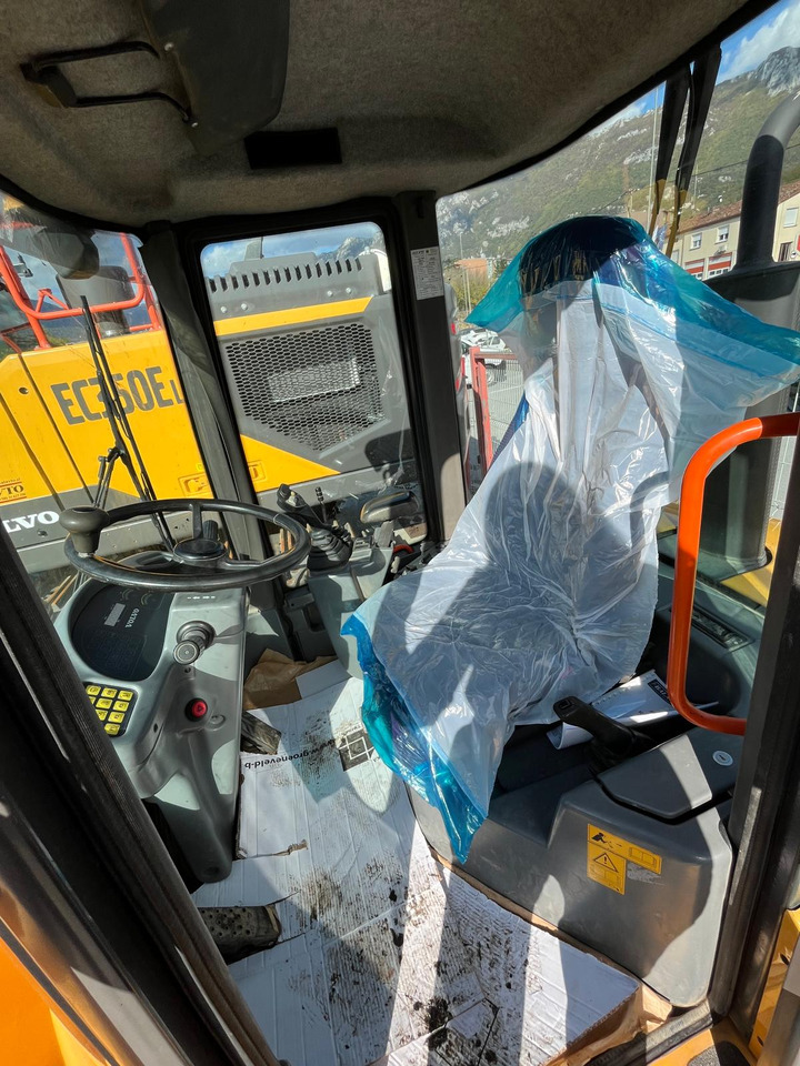 Chargeuse sur pneus VOLVO L35B: photos 14 Chargeuse sur pneus VOLVO L35B: photos 14