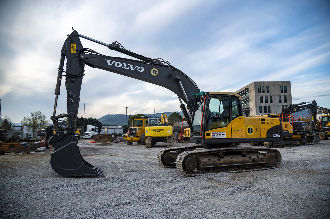 Volvo EC210CNL - Pelle sur chenille: photos 2 Volvo EC210CNL - Pelle sur chenille: photos 2