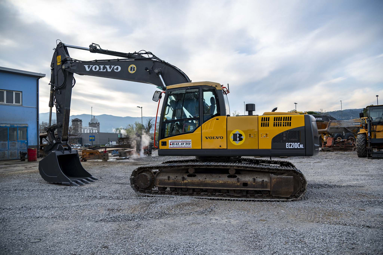 Volvo EC210CNL - Pelle sur chenille: photos 3 Volvo EC210CNL - Pelle sur chenille: photos 3