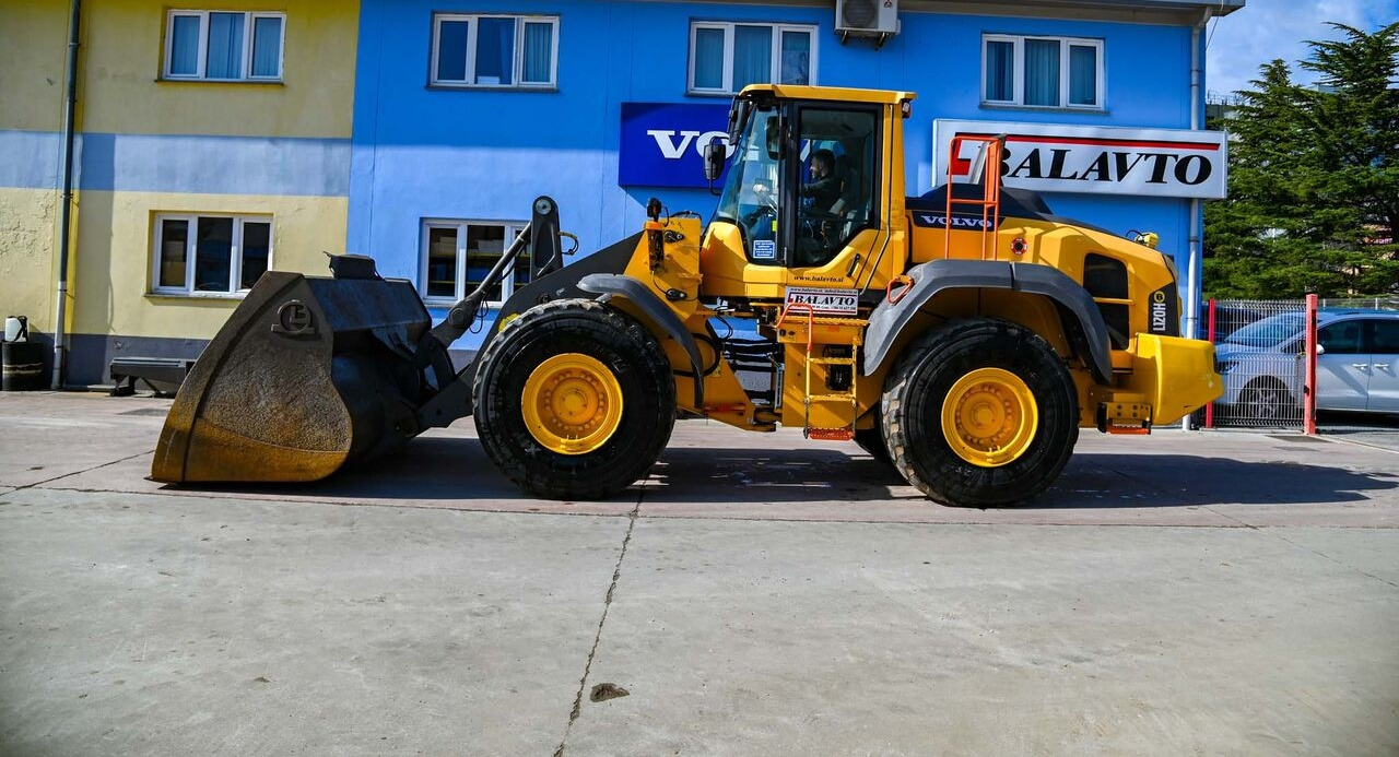 Volvo L120H - Chargeuse sur pneus: photos 4 Volvo L120H - Chargeuse sur pneus: photos 4