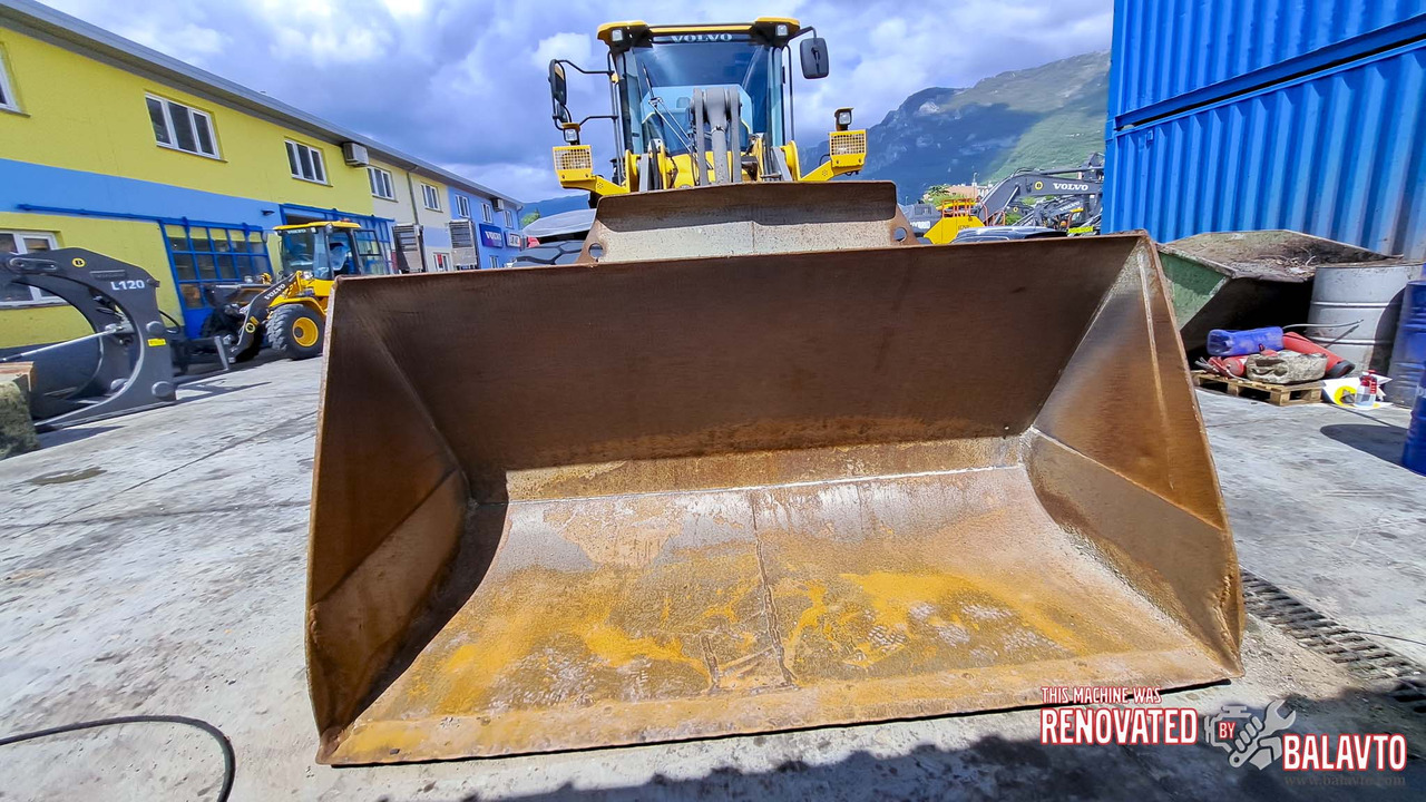 Volvo L120H - Chargeuse sur pneus: photos 3 Volvo L120H - Chargeuse sur pneus: photos 3