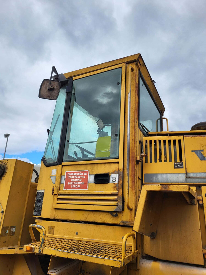 Volvo cabin - Cabine pour Chargeuse: photos 1 Volvo cabin - Cabine pour Chargeuse: photos 1