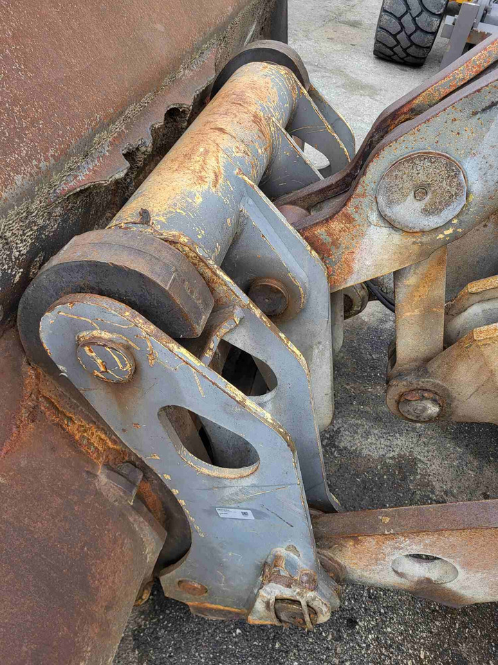 Volvo quick coupler - Attache rapide pour Chargeuse: photos 3 Volvo quick coupler - Attache rapide pour Chargeuse: photos 3
