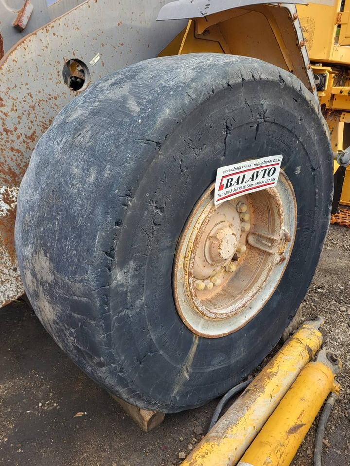 Volvo rims - Jante pour Chargeuse: photos 3 Volvo rims - Jante pour Chargeuse: photos 3