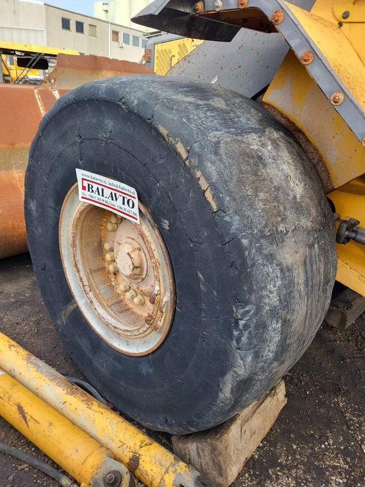 Volvo rims - Jante pour Chargeuse: photos 2 Volvo rims - Jante pour Chargeuse: photos 2