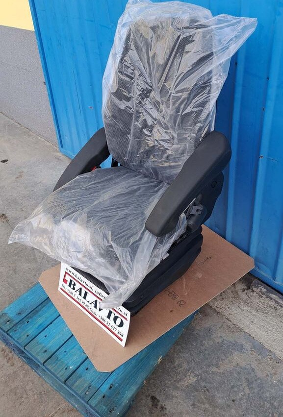 Volvo seat 11309082 for Volvo L45F, L45G, L45H, L50F, L50G, L50H - Siège pour Chargeuse sur pneus: photos 2 Volvo seat 11309082 for Volvo L45F, L45G, L45H, L50F, L50G, L50H - Siège pour Chargeuse sur pneus: photos 2