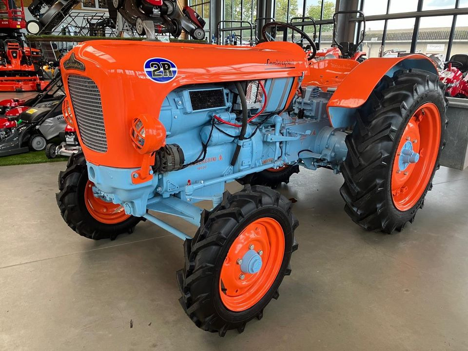 Lamborghini 2 R Typ FL3 Sammlerstück Oldtimer - Tracteur agricole: photos 1 Lamborghini 2 R Typ FL3 Sammlerstück Oldtimer - Tracteur agricole: photos 1