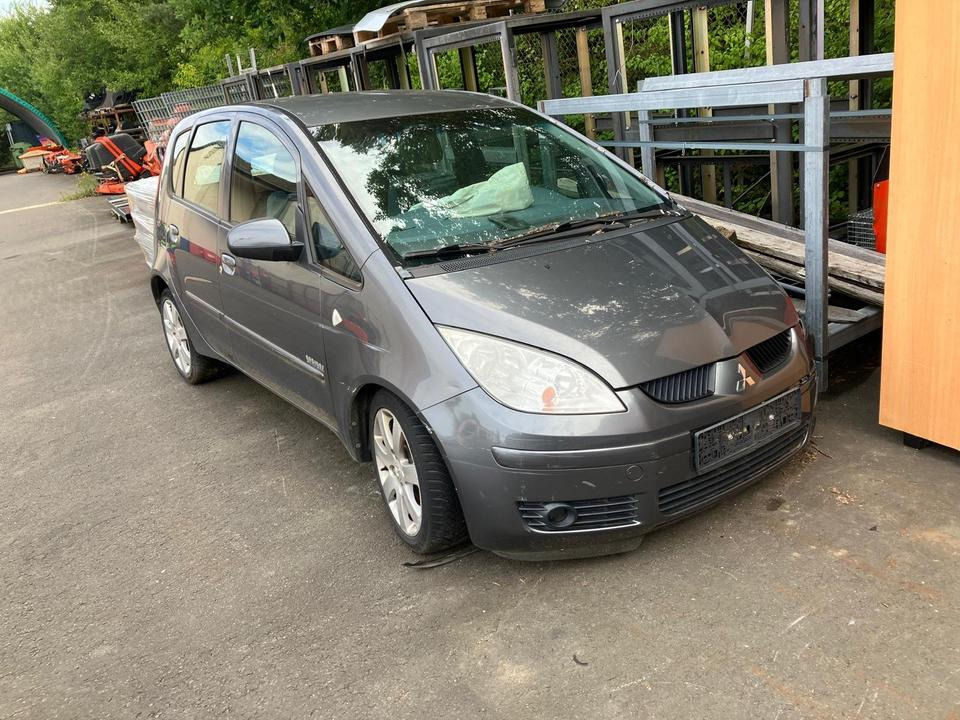 Mitsubishi Colt Unfallfahrzeug - Voiture: photos 1 Mitsubishi Colt Unfallfahrzeug - Voiture: photos 1