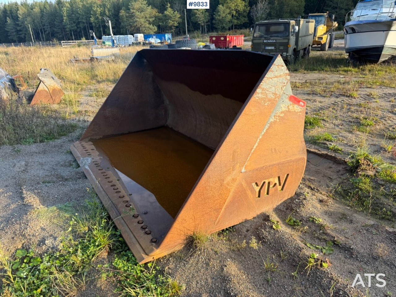 Bucket YPV GR 6.5m3 Large large BM - Godet pour chargeur: photos 1 Bucket YPV GR 6.5m3 Large large BM - Godet pour chargeur: photos 1