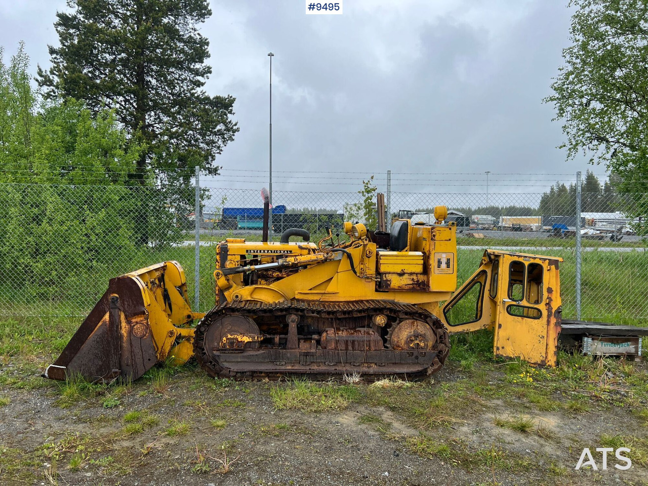 Crawler dozer INTERNATIONAL L125 - Bulldozer: photos 1 Crawler dozer INTERNATIONAL L125 - Bulldozer: photos 1