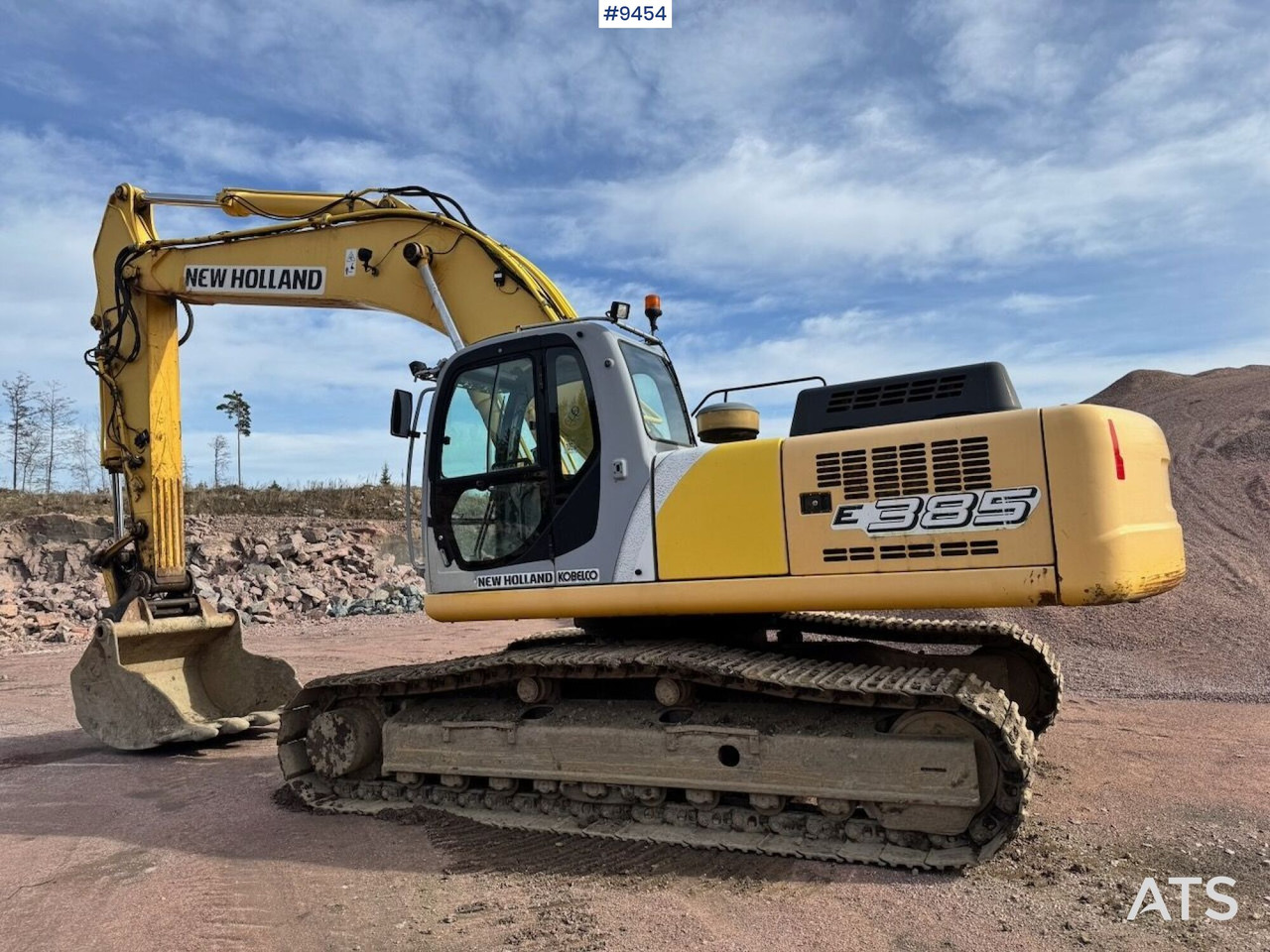 Excavator New Holland E385 - Pelle sur chenille: photos 3 Excavator New Holland E385 - Pelle sur chenille: photos 3