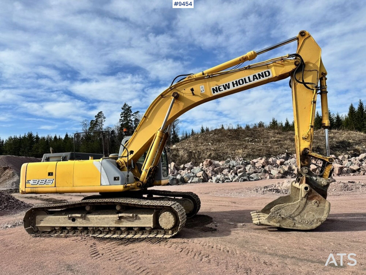 Excavator New Holland E385 - Pelle sur chenille: photos 2 Excavator New Holland E385 - Pelle sur chenille: photos 2