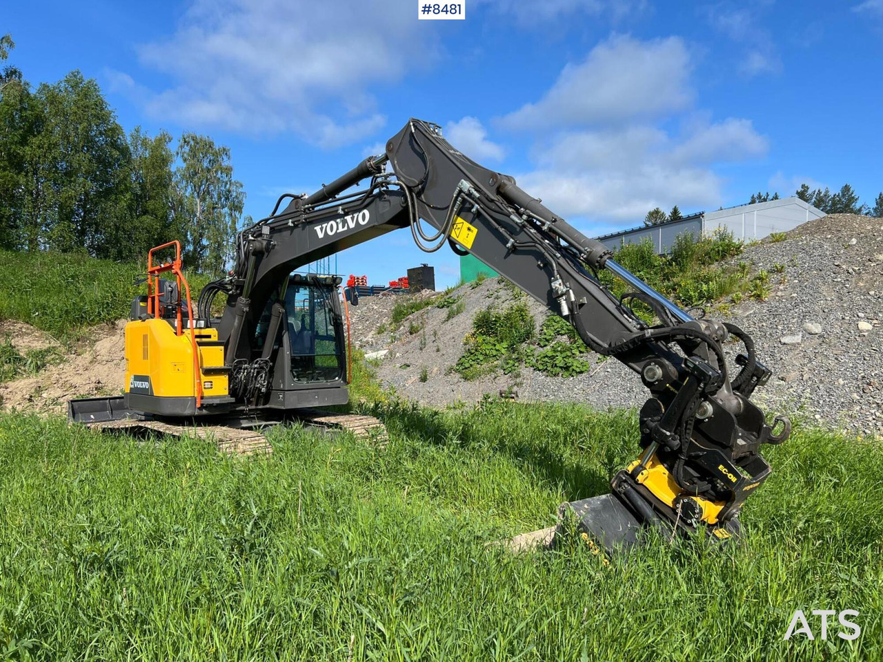 Excavator Volvo ECR145 EL with 1365 h - Pelle sur chenille: photos 3 Excavator Volvo ECR145 EL with 1365 h - Pelle sur chenille: photos 3