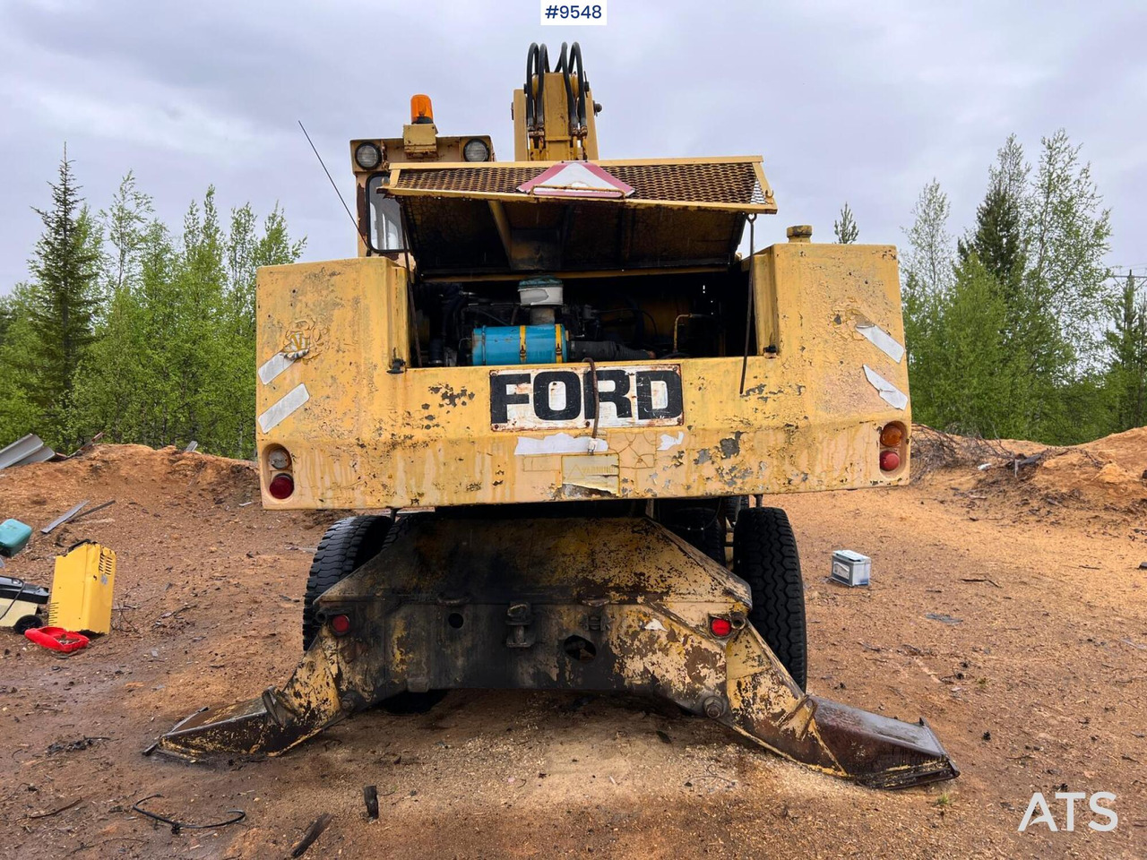 FORD Wheel excavator - Pelle sur pneus: photos 3 FORD Wheel excavator - Pelle sur pneus: photos 3