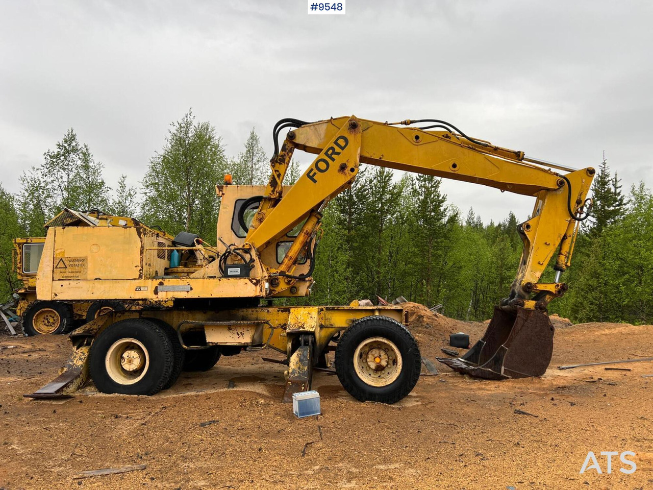 FORD Wheel excavator - Pelle sur pneus: photos 1 FORD Wheel excavator - Pelle sur pneus: photos 1