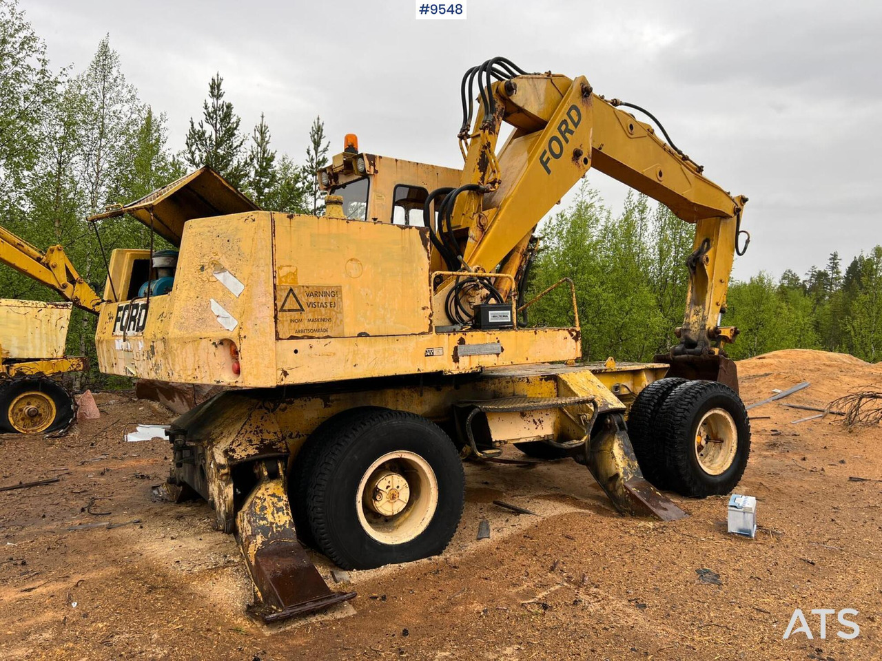 FORD Wheel excavator - Pelle sur pneus: photos 2 FORD Wheel excavator - Pelle sur pneus: photos 2