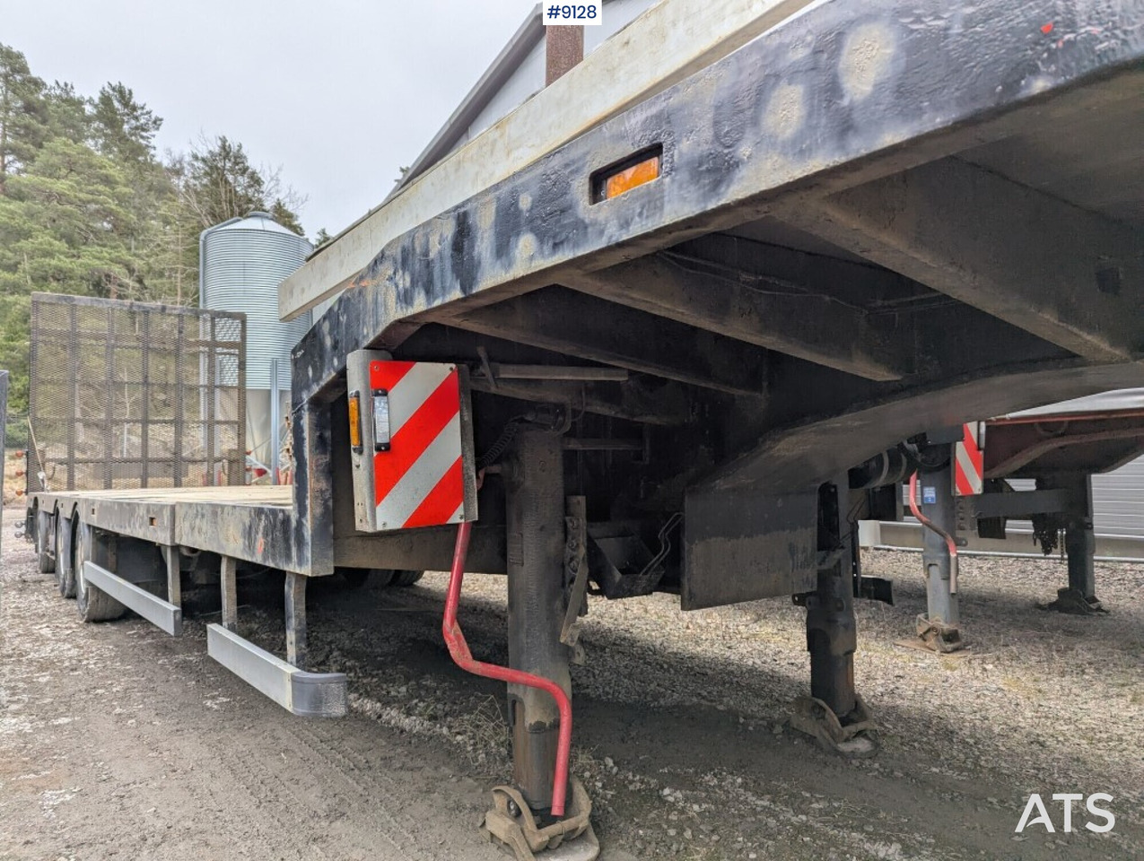 Machine trailer / Trombon trailer with hydraulic ramp - Semi-remorque surbaissé: photos 4 Machine trailer / Trombon trailer with hydraulic ramp - Semi-remorque surbaissé: photos 4