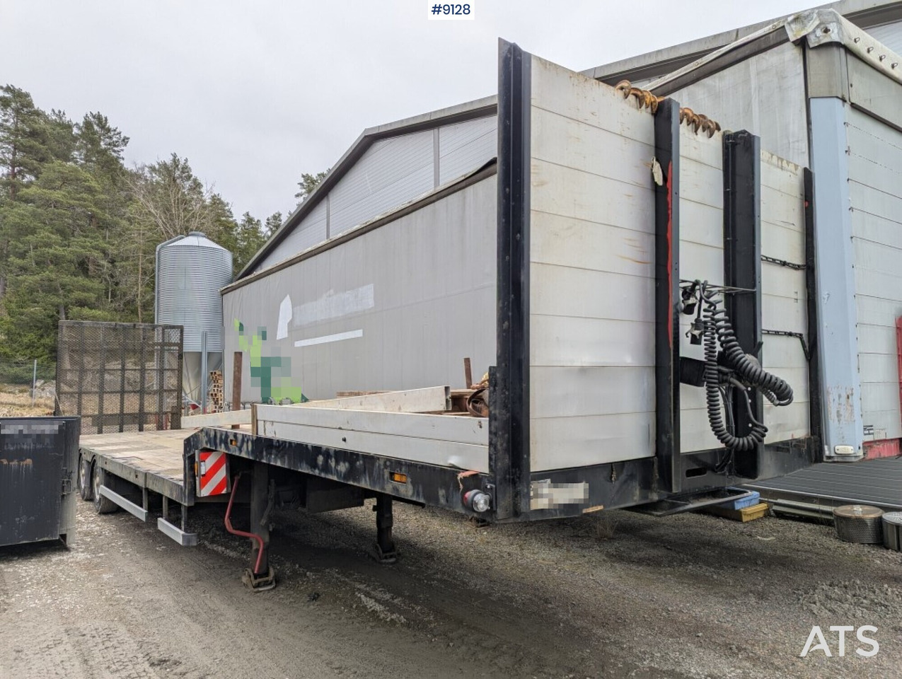 Machine trailer / Trombon trailer with hydraulic ramp - Semi-remorque surbaissé: photos 1 Machine trailer / Trombon trailer with hydraulic ramp - Semi-remorque surbaissé: photos 1