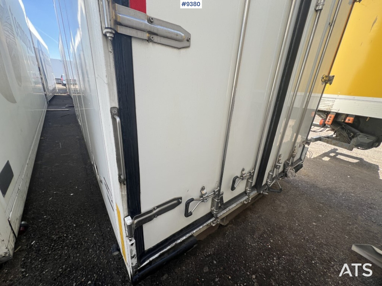 Refrigerated trailer cabinet Ekeri - Carrosserie frigorifique: photos 5 Refrigerated trailer cabinet Ekeri - Carrosserie frigorifique: photos 5