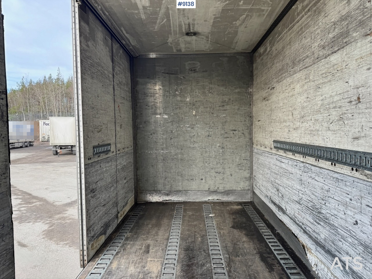 Scania R480/470 6x2 Box Truck with full side opening (VIDEO) - Camion fourgon: photos 5 Scania R480/470 6x2 Box Truck with full side opening (VIDEO) - Camion fourgon: photos 5