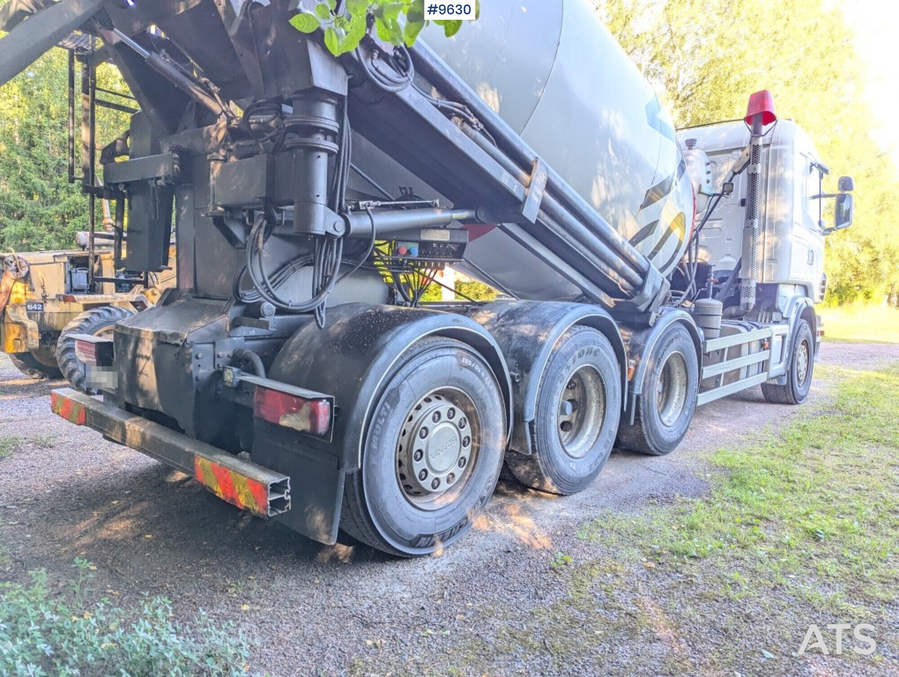Scania R480 betongbil med hydraulisk ränna - Camion malaxeur: photos 4 Scania R480 betongbil med hydraulisk ränna - Camion malaxeur: photos 4