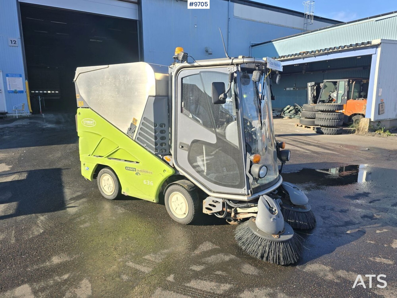 Sweeper - Tennant 636 (SEE VIDEO) - Balayeuse de voirie: photos 1 Sweeper - Tennant 636 (SEE VIDEO) - Balayeuse de voirie: photos 1