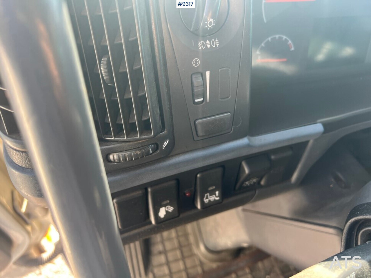 Camion fourgon VOLVO FM-340 4X2 Box Truck: photos 13