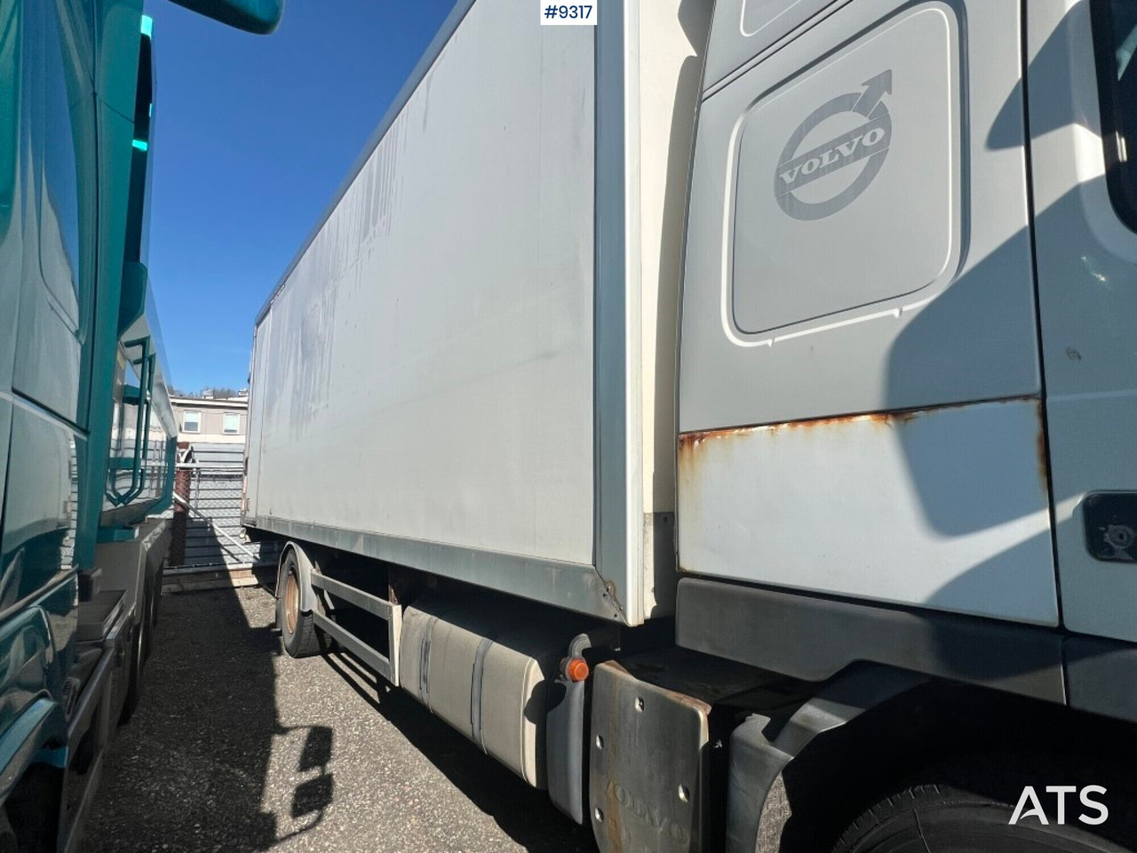 VOLVO FM-340 4X2 Box Truck - Camion fourgon: photos 4 VOLVO FM-340 4X2 Box Truck - Camion fourgon: photos 4