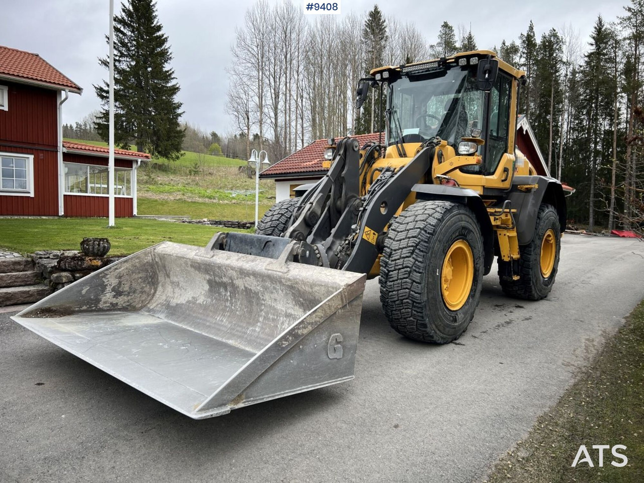 VOLVO L60 H with bucket (VIDEO) - Chargeuse sur pneus: photos 1 VOLVO L60 H with bucket (VIDEO) - Chargeuse sur pneus: photos 1