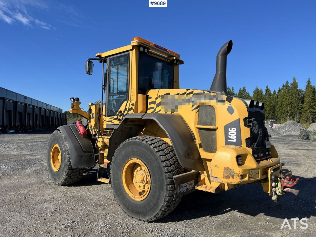 VOLVO L60G Wheel loader with multi-bucket - Chargeuse sur pneus: photos 4 VOLVO L60G Wheel loader with multi-bucket - Chargeuse sur pneus: photos 4