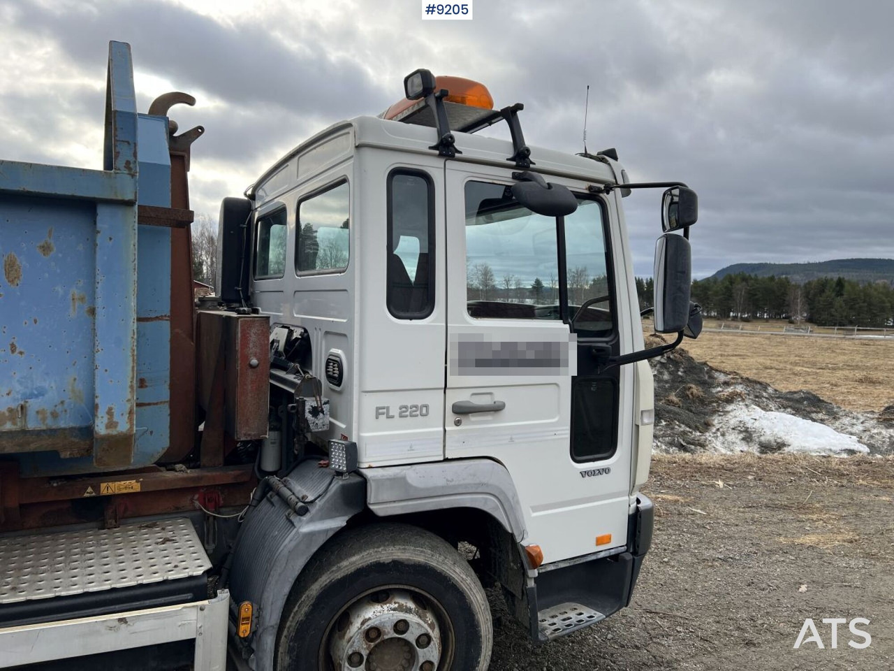 Volvo FL 6 4X2 Truncated hooklift with flatbed - Camion ampliroll: photos 5 Volvo FL 6 4X2 Truncated hooklift with flatbed - Camion ampliroll: photos 5