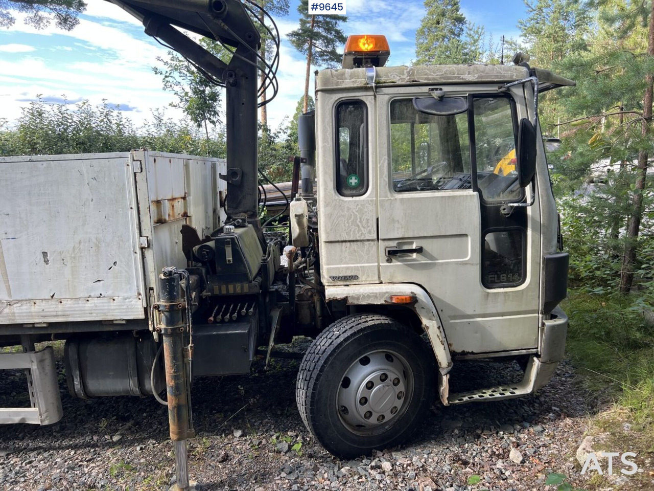 Volvo FL 614 4X2 Crane truck Repair object (VIDEO) - Camion plateau, Camion grue: photos 4 Volvo FL 614 4X2 Crane truck Repair object (VIDEO) - Camion plateau, Camion grue: photos 4
