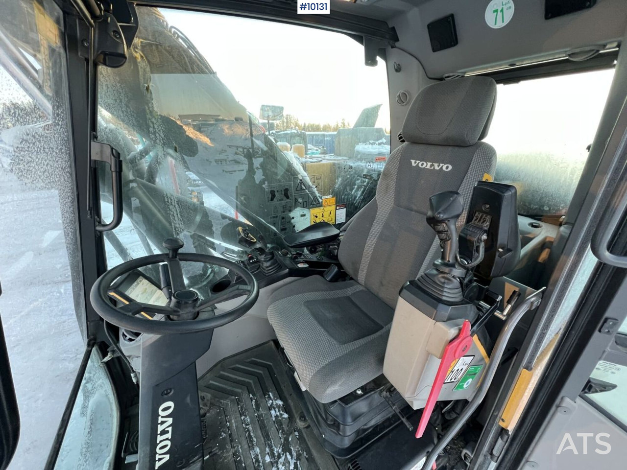 Wheel excavator Volvo EWR 150 with tipper and rotor - Pelle sur pneus: photos 5 Wheel excavator Volvo EWR 150 with tipper and rotor - Pelle sur pneus: photos 5