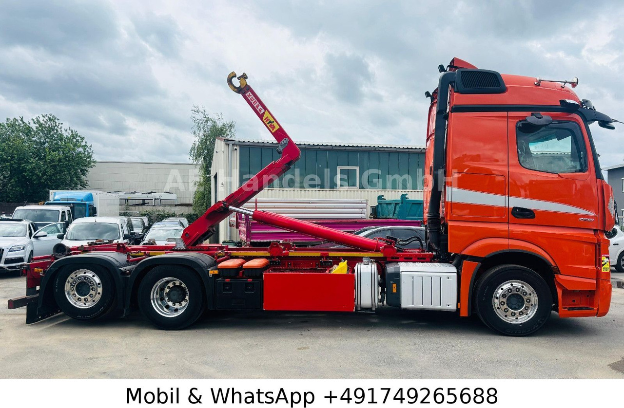 Mercedes-Benz Actros V 2551 L BL 6x2 *Retarder/Hyva-18-60-S - Camion ampliroll, Camion grue: photos 3 Mercedes-Benz Actros V 2551 L BL 6x2 *Retarder/Hyva-18-60-S - Camion ampliroll, Camion grue: photos 3