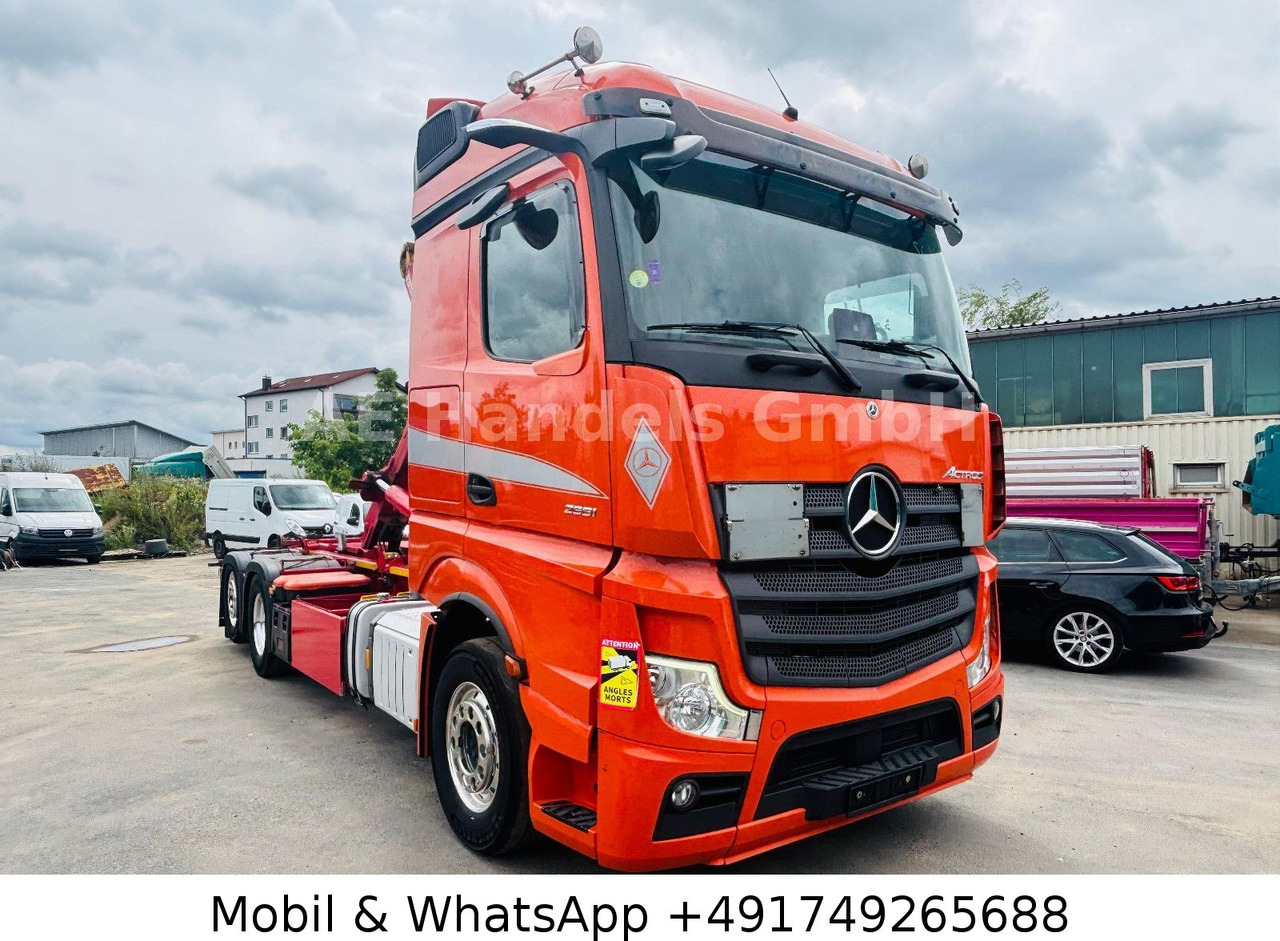 Mercedes-Benz Actros V 2551 L BL 6x2 *Retarder/Hyva-18-60-S - Camion ampliroll, Camion grue: photos 1 Mercedes-Benz Actros V 2551 L BL 6x2 *Retarder/Hyva-18-60-S - Camion ampliroll, Camion grue: photos 1