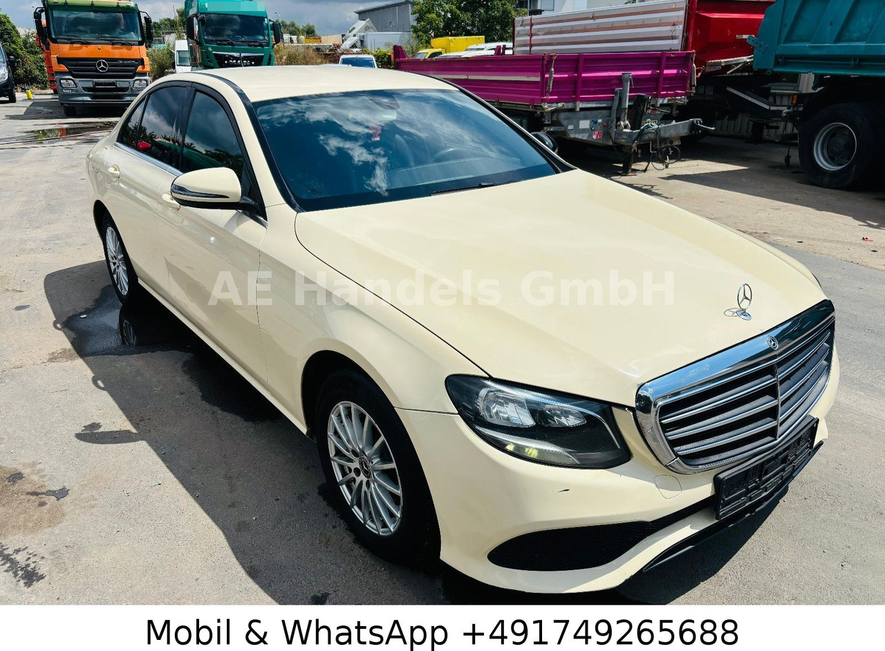 Mercedes-Benz E 220 d *Leder / Sitzheizung / Tempomat - Berline: photos 1 Mercedes-Benz E 220 d *Leder / Sitzheizung / Tempomat - Berline: photos 1