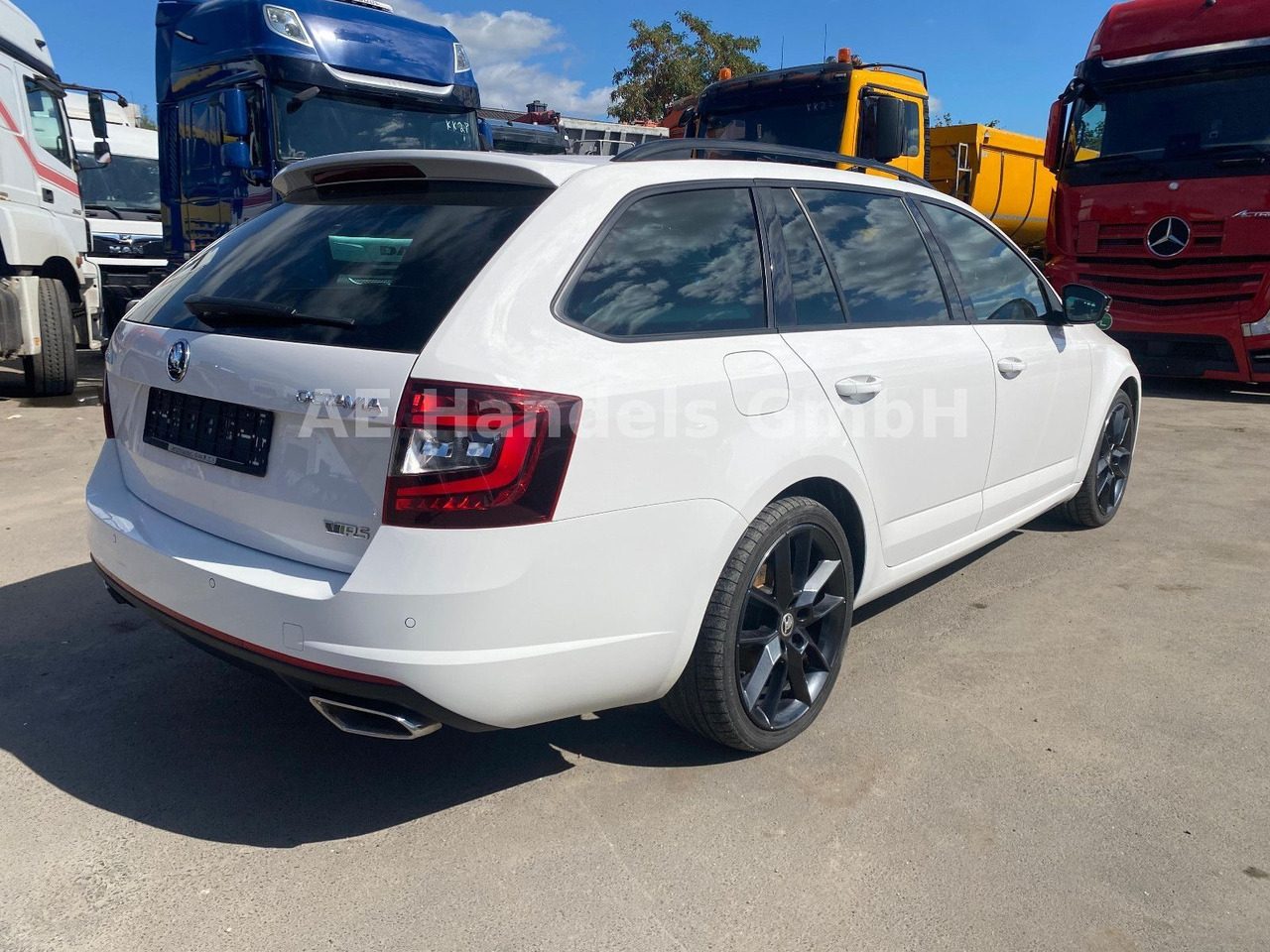 Skoda Octavia VRS Kombi 2.0 TDI *ACC/PDC/LED/1.Hand/HU - Voiture break: photos 3 Skoda Octavia VRS Kombi 2.0 TDI *ACC/PDC/LED/1.Hand/HU - Voiture break: photos 3