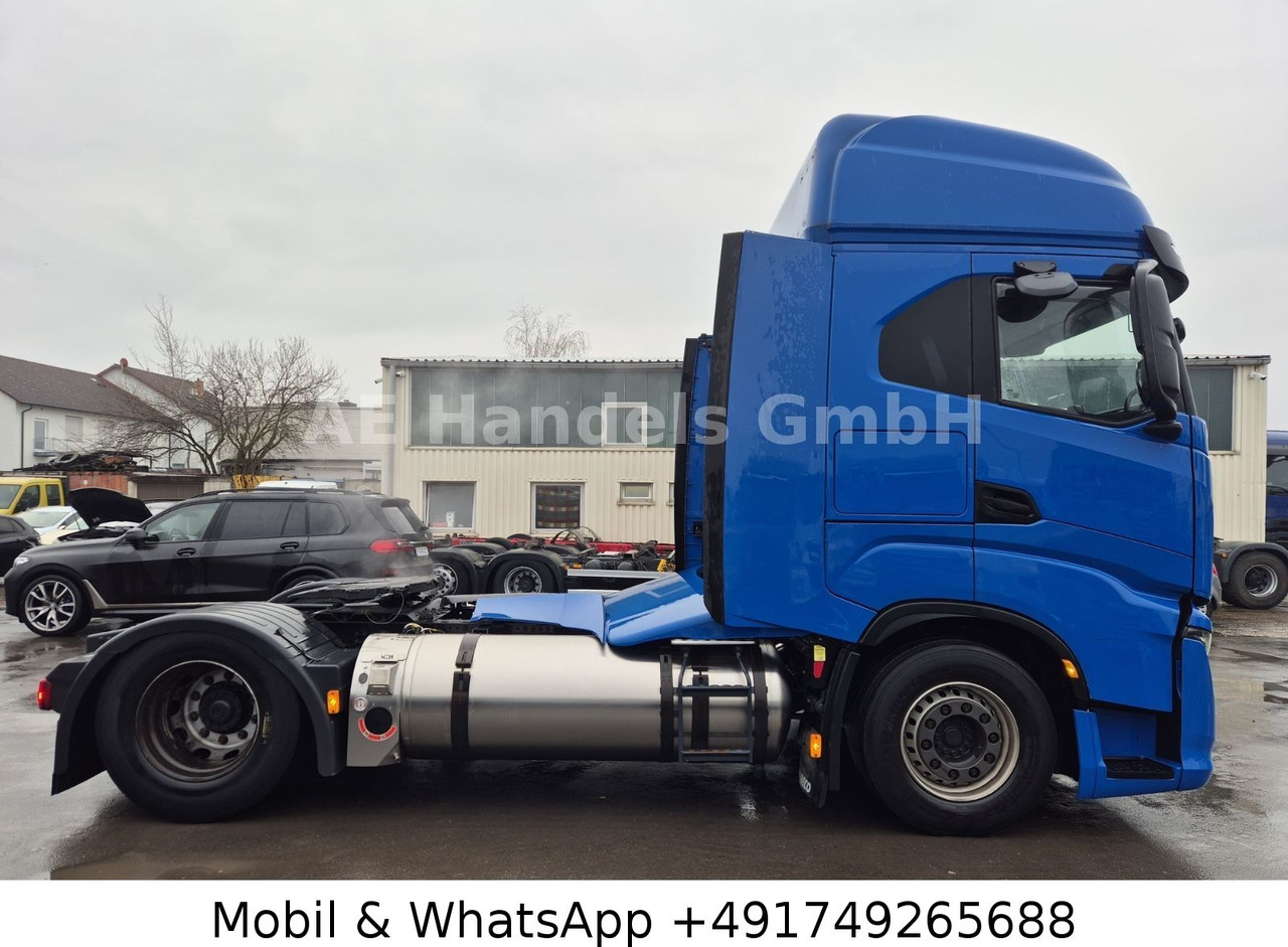 Iveco S-Way 460 AS LNG *Retarder/ACC/2xTank/LED/Leder - Tracteur routier: photos 2 Iveco S-Way 460 AS LNG *Retarder/ACC/2xTank/LED/Leder - Tracteur routier: photos 2