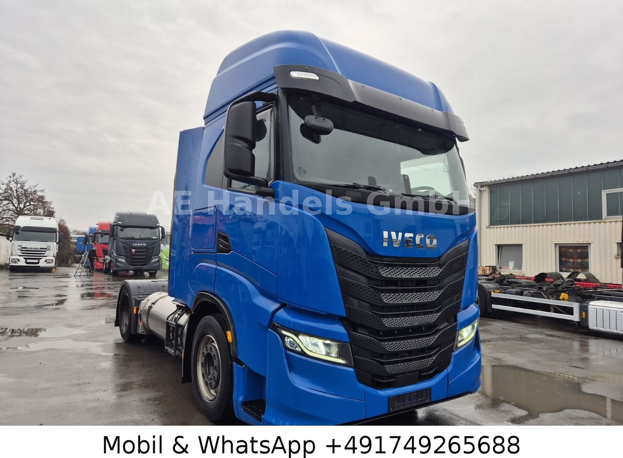 Iveco S-Way 460 AS LNG *Retarder/ACC/2xTank/LED/Leder - Tracteur routier: photos 1 Iveco S-Way 460 AS LNG *Retarder/ACC/2xTank/LED/Leder - Tracteur routier: photos 1
