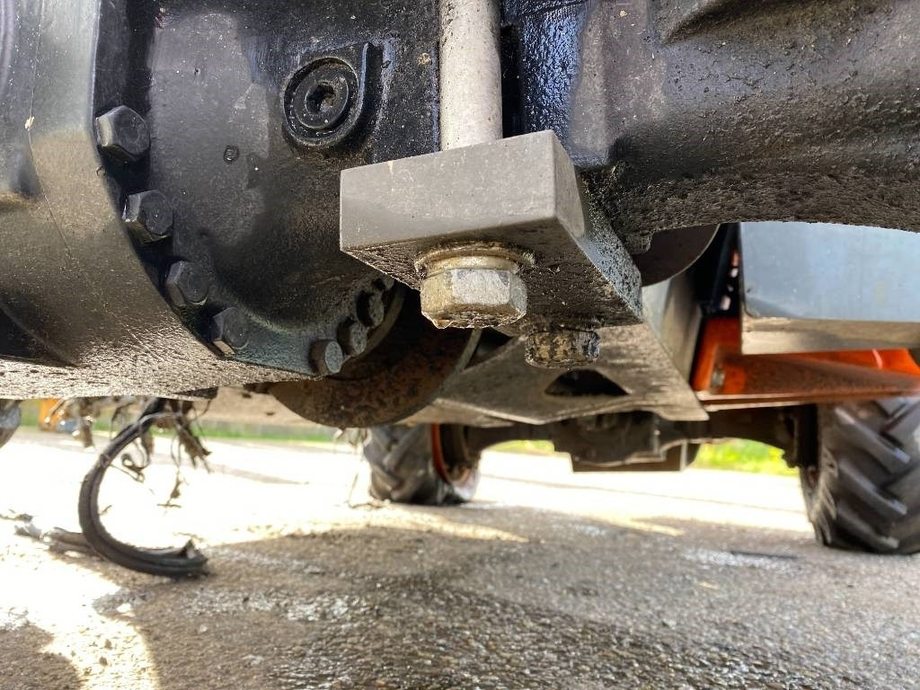 Chargeuse sur pneus télescopique Ausa T 235H /Origine Française avec Certificat CE: photos 47 Chargeuse sur pneus télescopique Ausa T 235H /Origine Française avec Certificat CE: photos 47