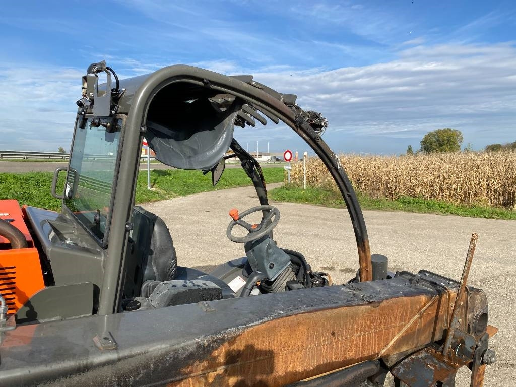 Chargeuse sur pneus télescopique Ausa T 235H /Origine Française avec Certificat CE: photos 38 Chargeuse sur pneus télescopique Ausa T 235H /Origine Française avec Certificat CE: photos 38