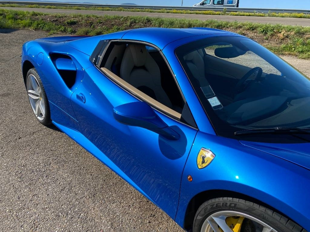 Cabriolet Ferrari 488 SPIDER -Carte Grise Française endommagé: photos 48 Cabriolet Ferrari 488 SPIDER -Carte Grise Française endommagé: photos 48